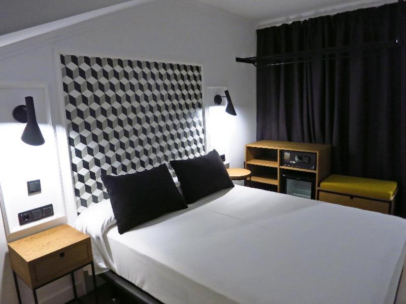 Hotel Colon Plaza Вальядолид Номер фото